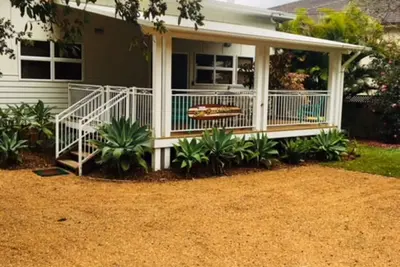 Image de Shelly Beach House est en face de Shelly Beach, Ă pied des clubs de surf, golf et bowling