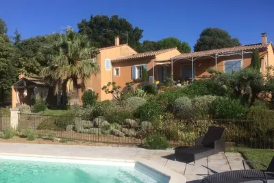 Image de Le Vieux Pressoir, gîte for 4 people near Uzès, peaceful vacation in the countryside.
