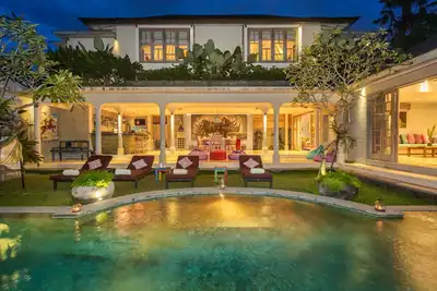 Image de Une villa unique de 3 chambres au coeur de Seminyak;