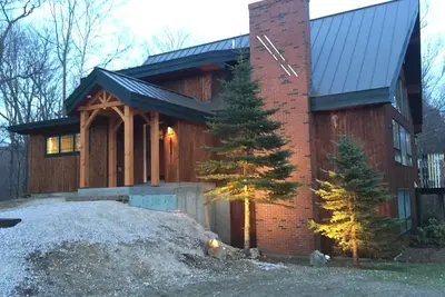 Image de Luxe, 6br, spa, terrasse et cour Led 3ba! 16 personnes, Cedarwalk