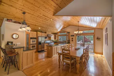 Image de ★ spacieuse maison familiale de 4 chambres à coucher ★ sur le terrain de golf ★ promo Truckee
