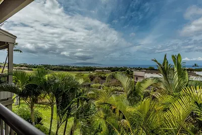 Image de Nouvelle liste! Superbes vues sur l'océan et le fairway! Dernier étage! Wailea Ekolu 208