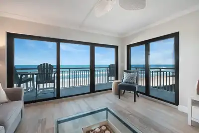 Image de Awesome Direct Oceanfront, Total Update, King & 2 Full, Sleeps 6, No-Drive Beach
