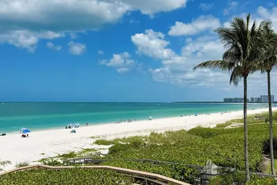 Image de Sea Winds 306: Beautifully Updated Beachfront Condo!
