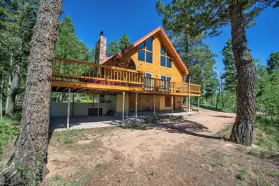 Image de Belle cabine isolée sur 2. 5 acres avec bain à remous et Wi-Fi