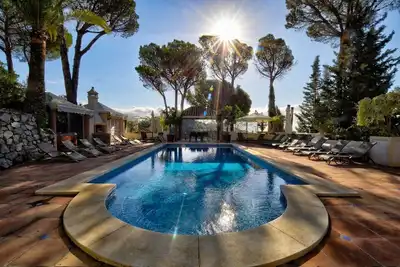 Image de Villa de 10 chambres, piscine chauffée, idéale pour les familles, les mariages, les entreprises et les Vip