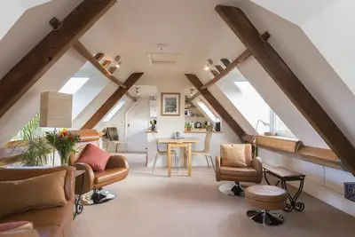 Image de 4 personnes dans 2 chambres