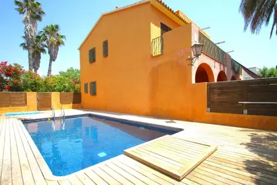 Image de Terracota adosado con jardín privado y piscina com