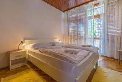 Image de Appartement de deux chambres avec la terrasse Selce, Crikvenica (A-2381-a)