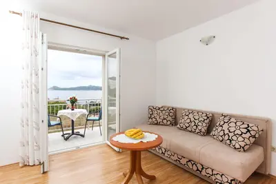 Image de Appartement d'une chambre avec le balcon et la vue sur le mer Lopud, Elafiti (A-12910-c)