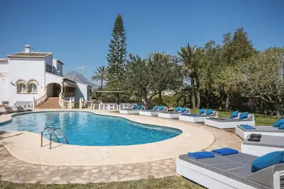 Image de Grande villa confortable avec piscine privée à Javea, Costa Blanca, Espagne pour 22 personnes