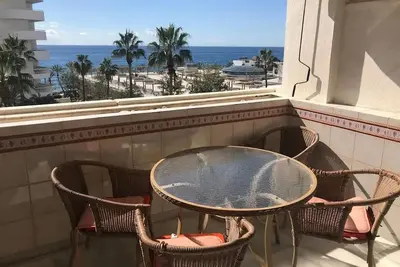 Image de Atrium Apartments A4b en bord de mer central avec vue et Wifi