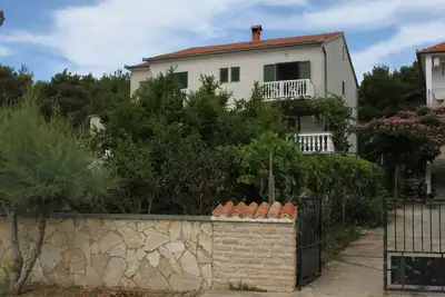 Garçonnière prés de la plage Pasman (As-8219-a)