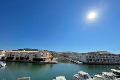 Image de Studio cabine à Sète avec véranda, parking et climatisation