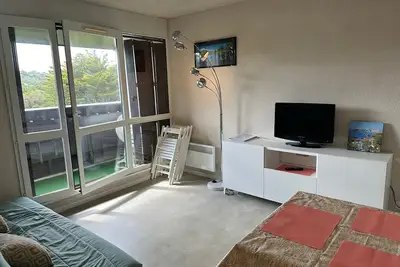 Image de Appartement cosy à 300m de l'océan au cœur de la station - Balcon et parking sécurisé