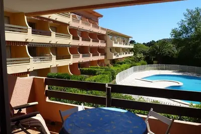 Image de Appartement T2 avec Piscine, Ascenseur et Parking Privé, à 300m de la Plage - 4 Couchages, Animaux Ok