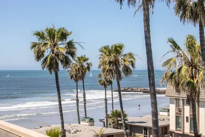 Image de Dernier étage D Bldg! Whitewater Ocean View 2br, 2ba Penthouse-2 pkg places