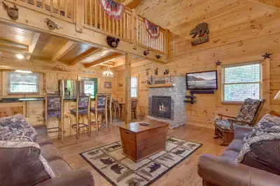 Image de Mountain Dreams, 4 chambres, 11 couchages, accès �� la piscine, salle de jeux, bain à remous