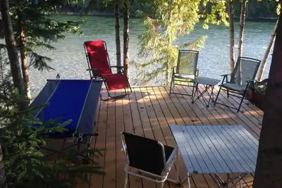 Image de Riverside Guest House avec vue sur le Clearwater RIver drainant Wells Gray Park