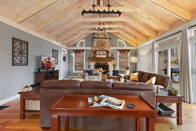 Image de Cabine 3br avec vue sur le grand-père, cheminées à bois et à gaz, Tvhd, WiFi, table de billard, près de Banner Elk