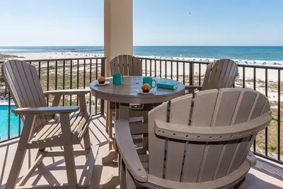 Image de * Front De Mer * Condo au 4e étage ~ Phoenix Est ~ Balcon ~ * Orange Beach Oceanfront