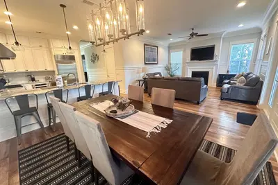 Image de Nouvelle maison de luxe / plage. À quelques pas de la piscine et de la plage de Watersound dans Gated Communit