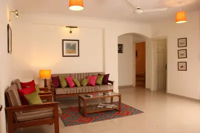 \"Jaipur Apartment Stays\" Isolé 2 Bhk Apartment Feuillage central des lignes civiles