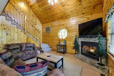 Cabine Sevierville avec bain à remous, vues et accès à la piscine!