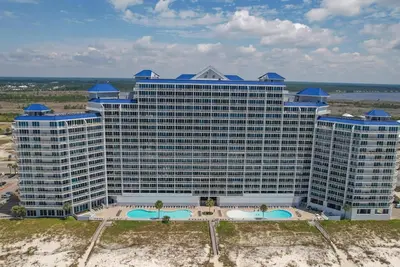 Image de Très bien situé sur le golfe! Unité au 6ème étage, à côté des ascenseurs. Location de villégiature