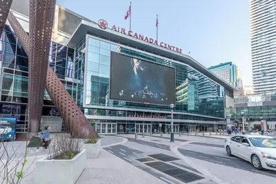 Image de Maple Leaf Square