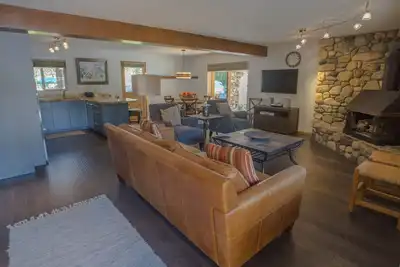 Image de Tout Neuf! Rénové 2 lit condo. Ce est le meilleur emplacement dans Ketchum!