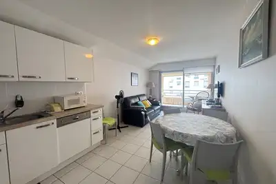 Image de Appartement central avec garage Ă 2 min de la plage, balcon, wifi, proche commerces