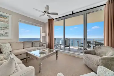 Image de Indigo West 1701 - Unité front de plage avec intérieur luxueux et commodités!