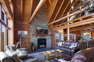 Image de Cabine 5br, Vues, Bain à remous, Sauna, Table de jeu, Promenade à la rivière, à proximité du magasin Mast, Boone, Banner Elk