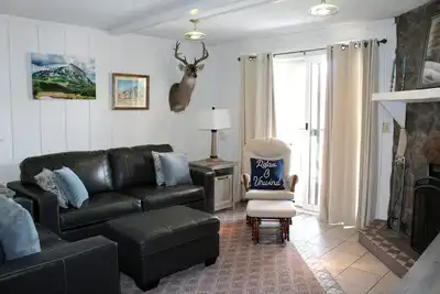Image de Slopeside Spacieux Condo w \/ Amazing Mountain Views, DirecTV