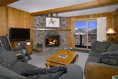 Image de Unit�� en bout de pente avec vue sur la montagne, cuisine rénovée, bain à remous