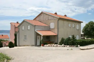 Image de Appartement de trois chambres avec la terrasse et la vue sur le mer Novi Vinodolski (A-5529-a)