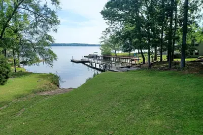 Image de Spacieux Lakefront Getaway w \/ quai privé w \/ bateau lancement. . . *Wifi*