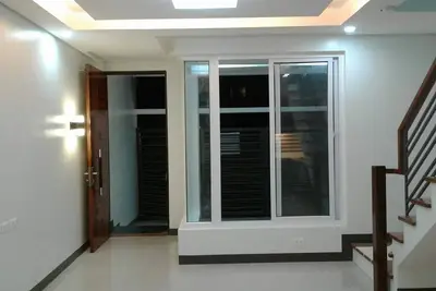 Image de villa de luxe avec une sécurité 24\/7 à l'intérieur du lotissement