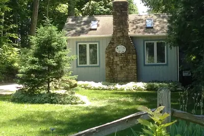 Image de Cottage rétro et confortable - rue Peninsula Parc, Familial \/ Animaux acceptés - Ouvert toute l'année