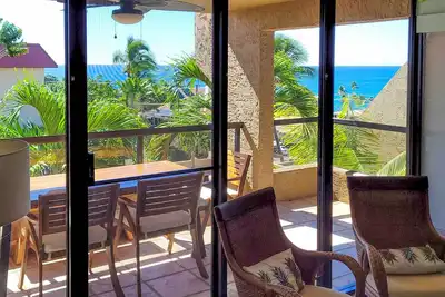 Image de Rénové Ocean View Downtown Kona Condo w / balcon