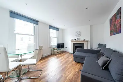 Image de Appartement magnifique par Hyde Park (Ss4)