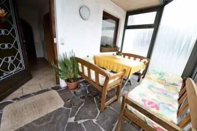 Image de Ferienwohnung 2 im Erdgeschoss, 65 qm, fĂĽr 2 bis 4 Personen, 2 sep. Schlafzimmer, bedingt geeignet fĂĽr Rollstuhlfahrer