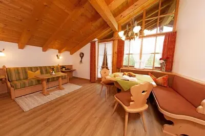 Image de (3) Zwei-Raum-Ferienwohnung 53qm, 2-5 Personen, Dusche/Wc, Wohn-Schlafraum + Extra Schlafzimmer, Küche, großer Balkon