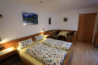 Image de Zwei-Raum-Ferienwohnung (3) \"Maibaum\" 28qm, Dusche/Wc, Wohn-/Schlafraum, Küche, Balkon