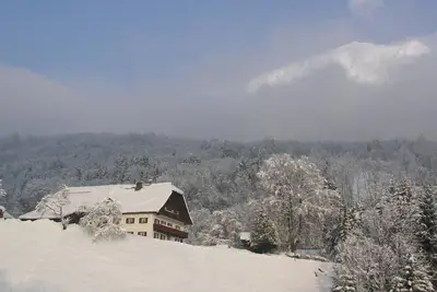 Image de Gemütliche Ferienwohnung für 2-5 Personen mit 3 Schlafzimmern+ 2 Bädern in wunderschönen Alleinlage mit  Bergblick