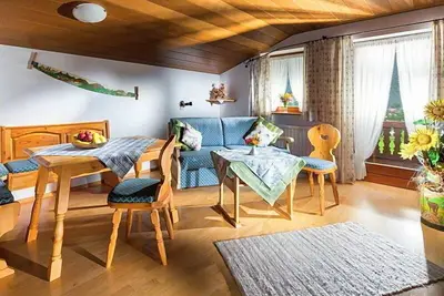 Image de Ferienwohnung Nr. 2, 1-2 Personen, 62 qm, Dusche + Bad\/Wc, Balkon, Tv-Anschluss, 1 Schlafzimmer, Nichtraucher, Dachgeschoss
