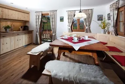 Image de Ferienwohnung d' Holzstubn, 1-4 Personen, 75qm, 2 separate Schlafzimmer mit eigener Dusche/Wc, Obergeschoss