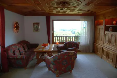 Image de Ferienwohnung bis 5 Personen, 140 qm, 1. Stock, 2 Balkone, 3 Schlafzimmer, Wohnzimmer, Küche, Sat-Tv