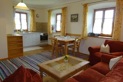 Image de Ferienwohnung \"Franzl\" fĂĽr 2-4 Personen im Og, 52 qm, 1 Schlafraum, 1 WohnkĂĽche, Gemeinschaftsbalkon